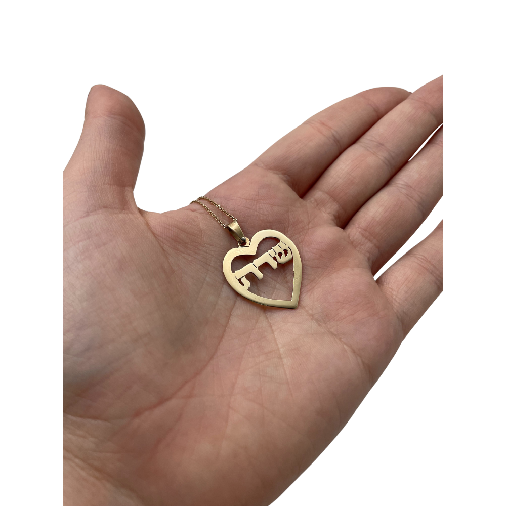 14k Gold Heart Cutout Name Pendant