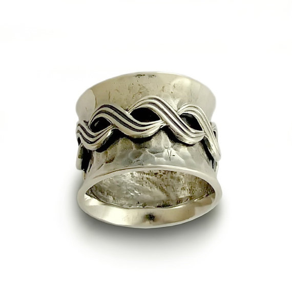 Celtic Knot Design Sterling Silver Spinner Ring - Baltinester Jewelry